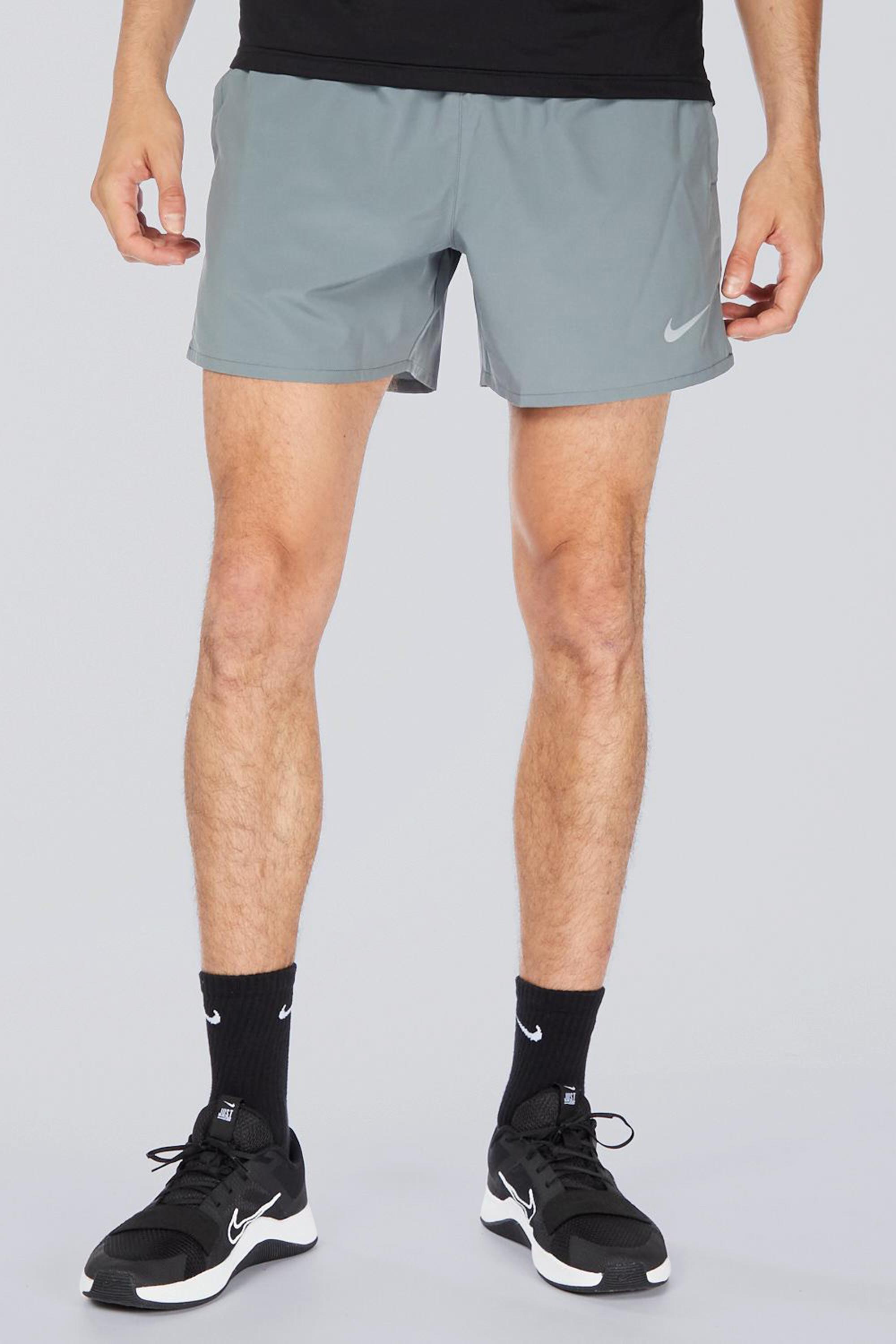 nike performance challenger short