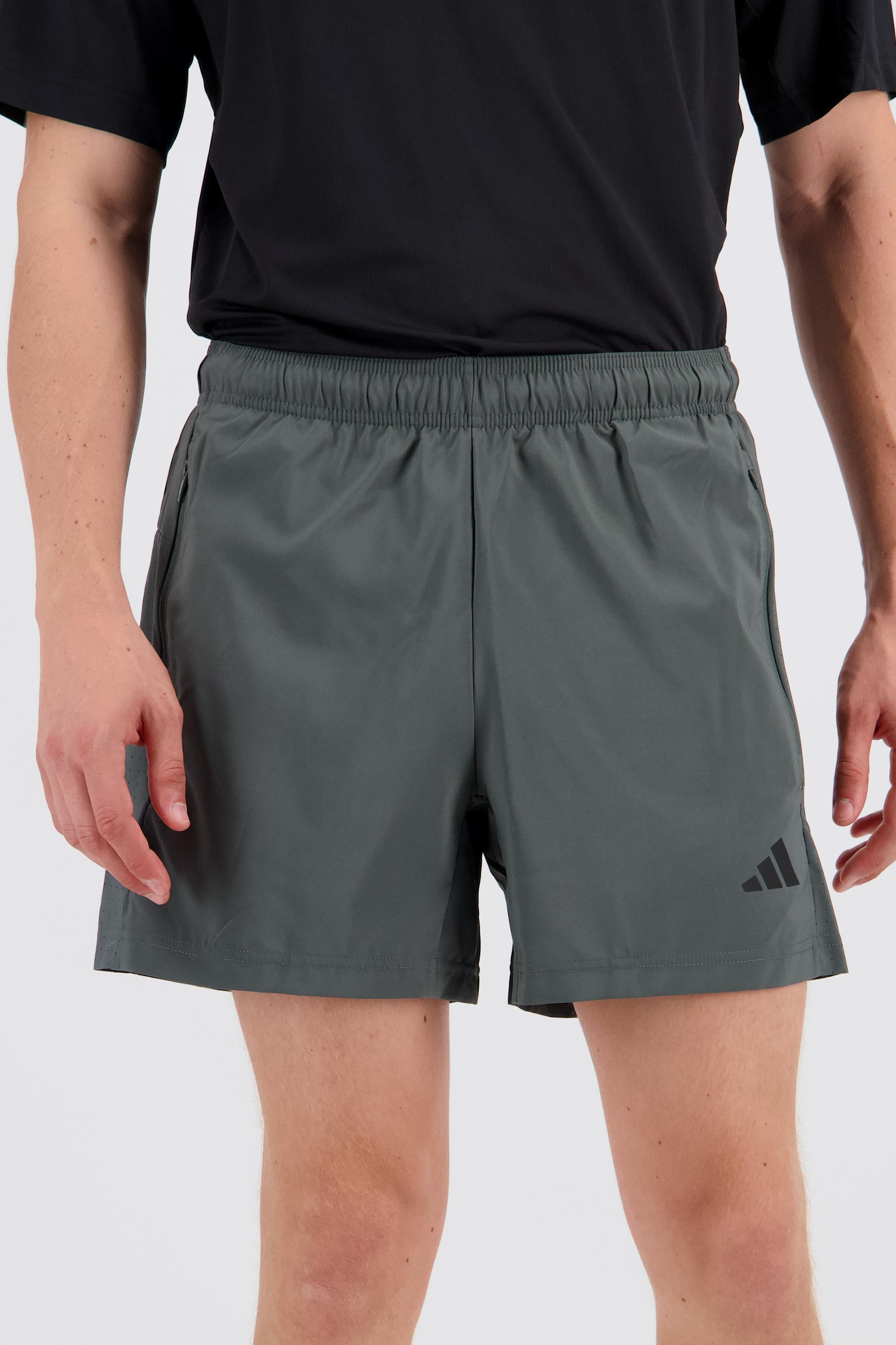 Basic - Verde - Pantalón Corto Hombre MKP 17CM